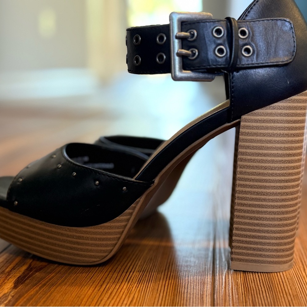 Report Petunia Black Studded Platform Heels - Picture 2 of 7